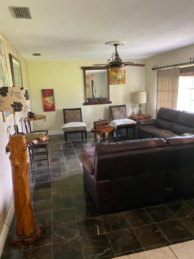 Oyo Family Ranch At Melbourne Fl Hotel Екстериор снимка