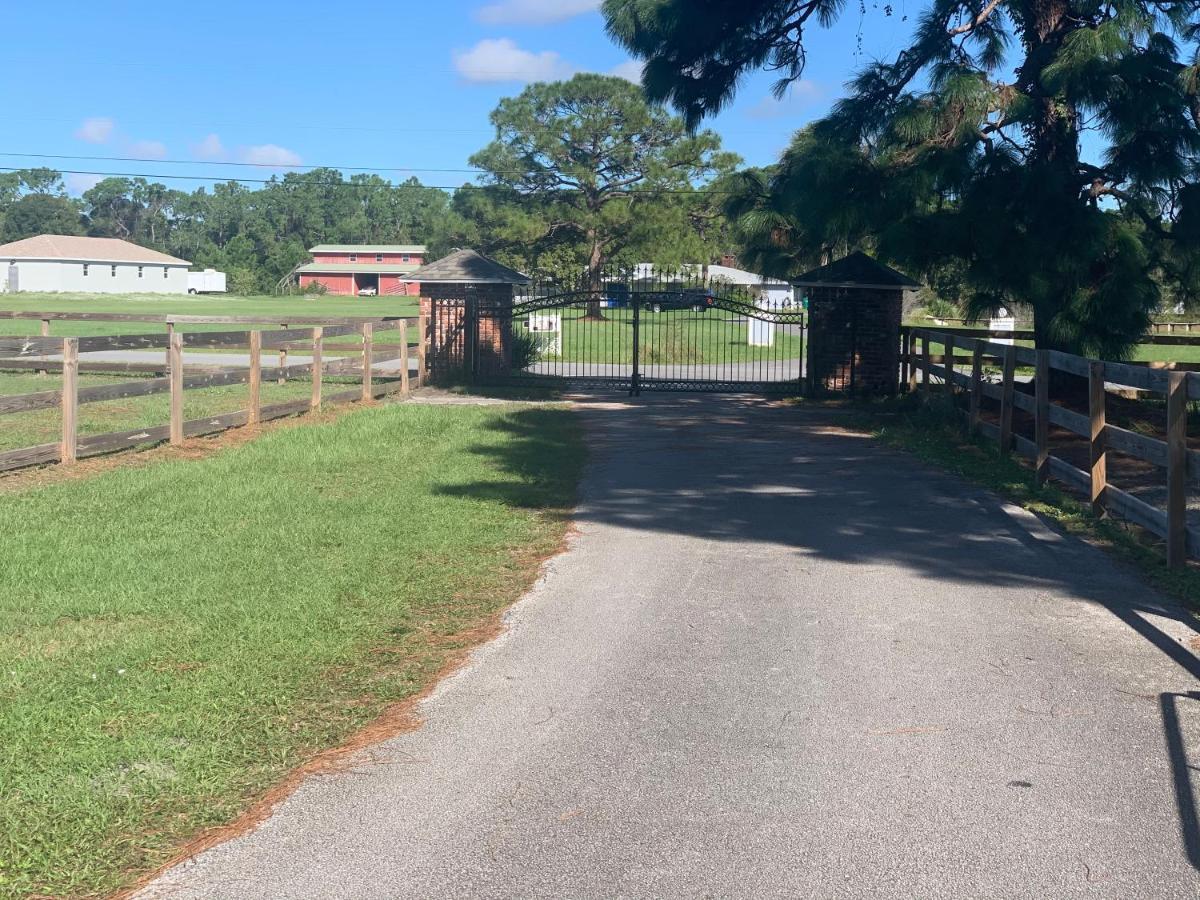 Oyo Family Ranch At Melbourne Fl Hotel Екстериор снимка