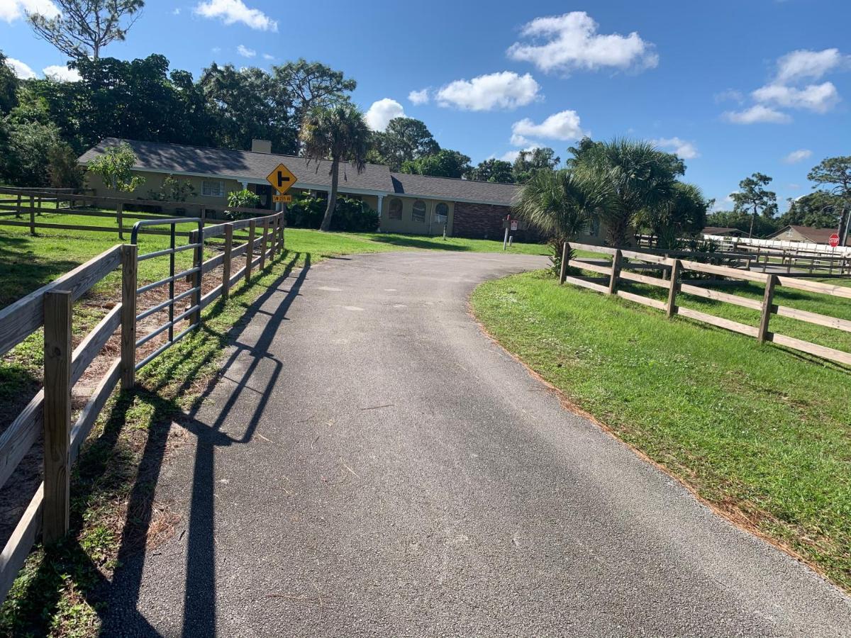 Oyo Family Ranch At Melbourne Fl Hotel Екстериор снимка