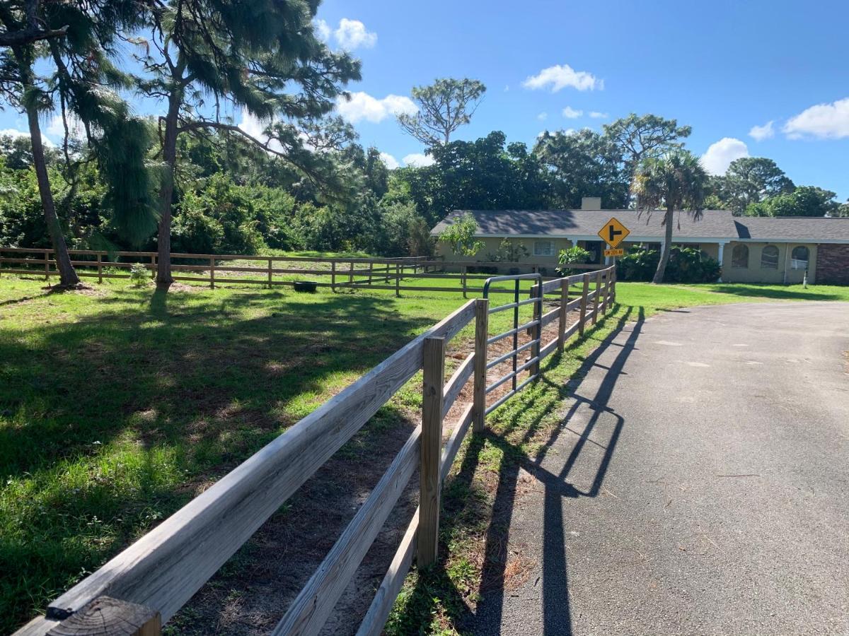 Oyo Family Ranch At Melbourne Fl Hotel Екстериор снимка